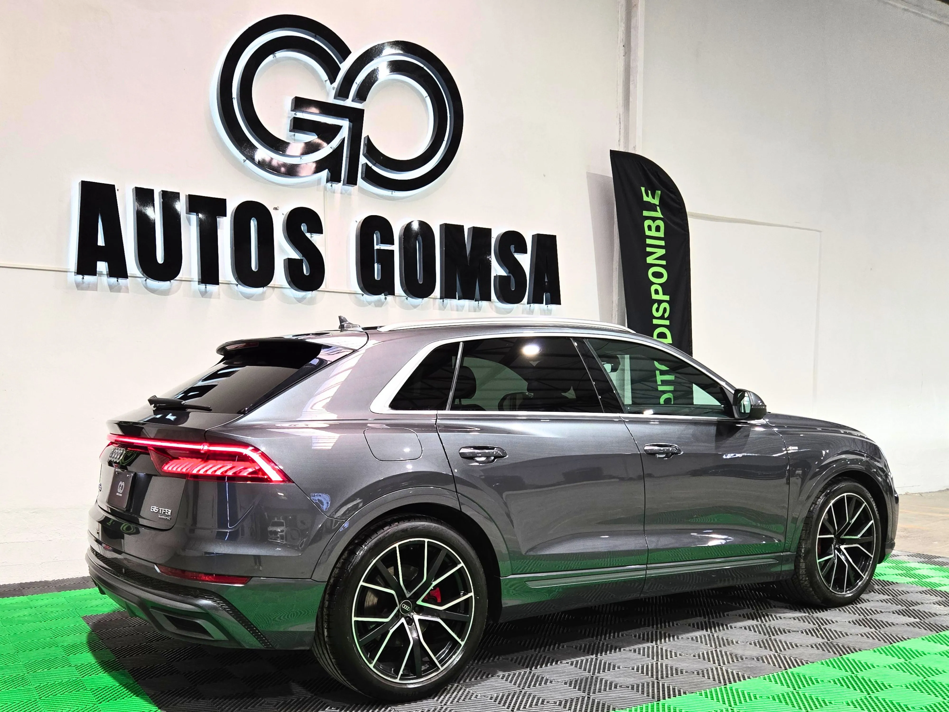 Audi Q8 S LINE 2023