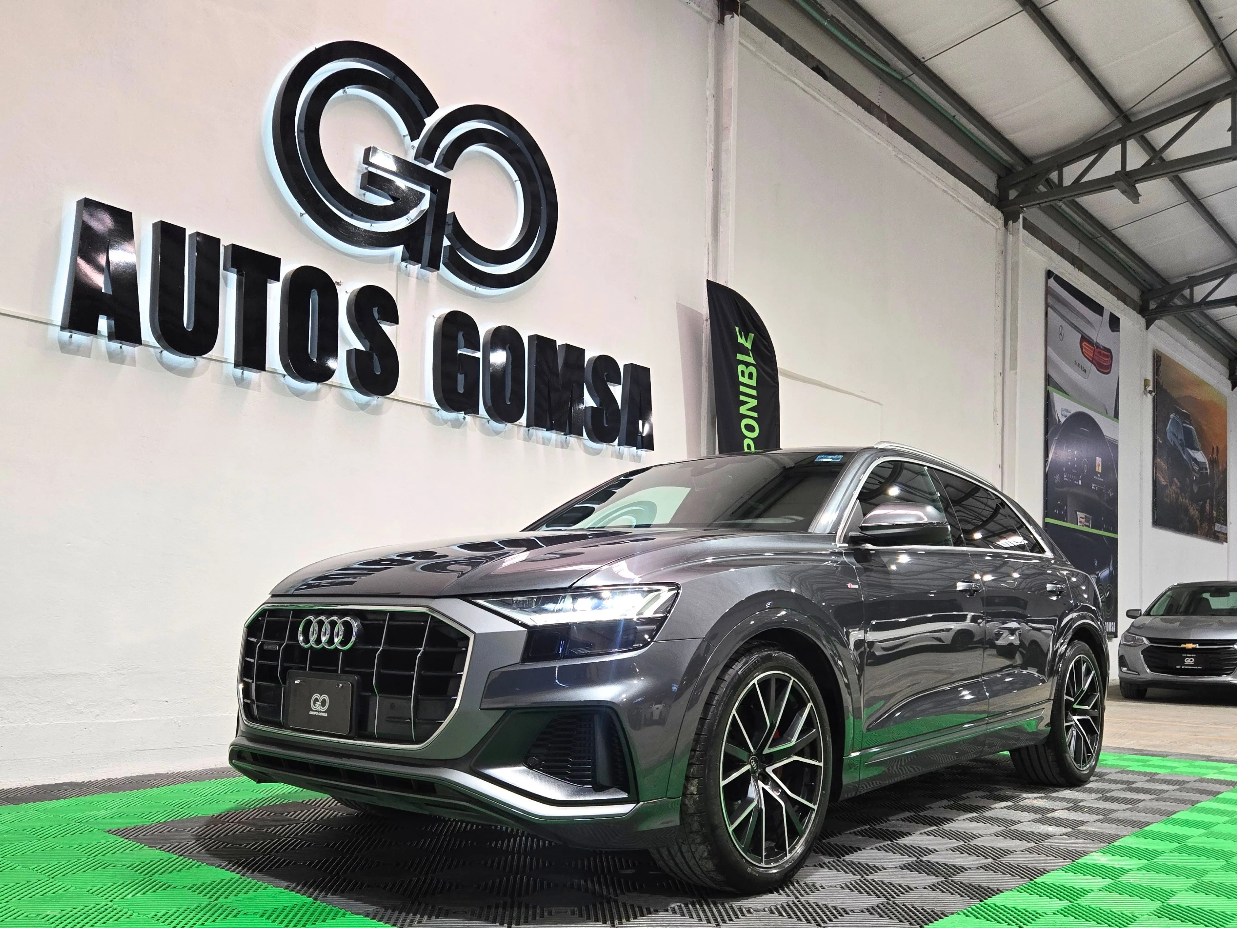 Audi Q8 S LINE 2023