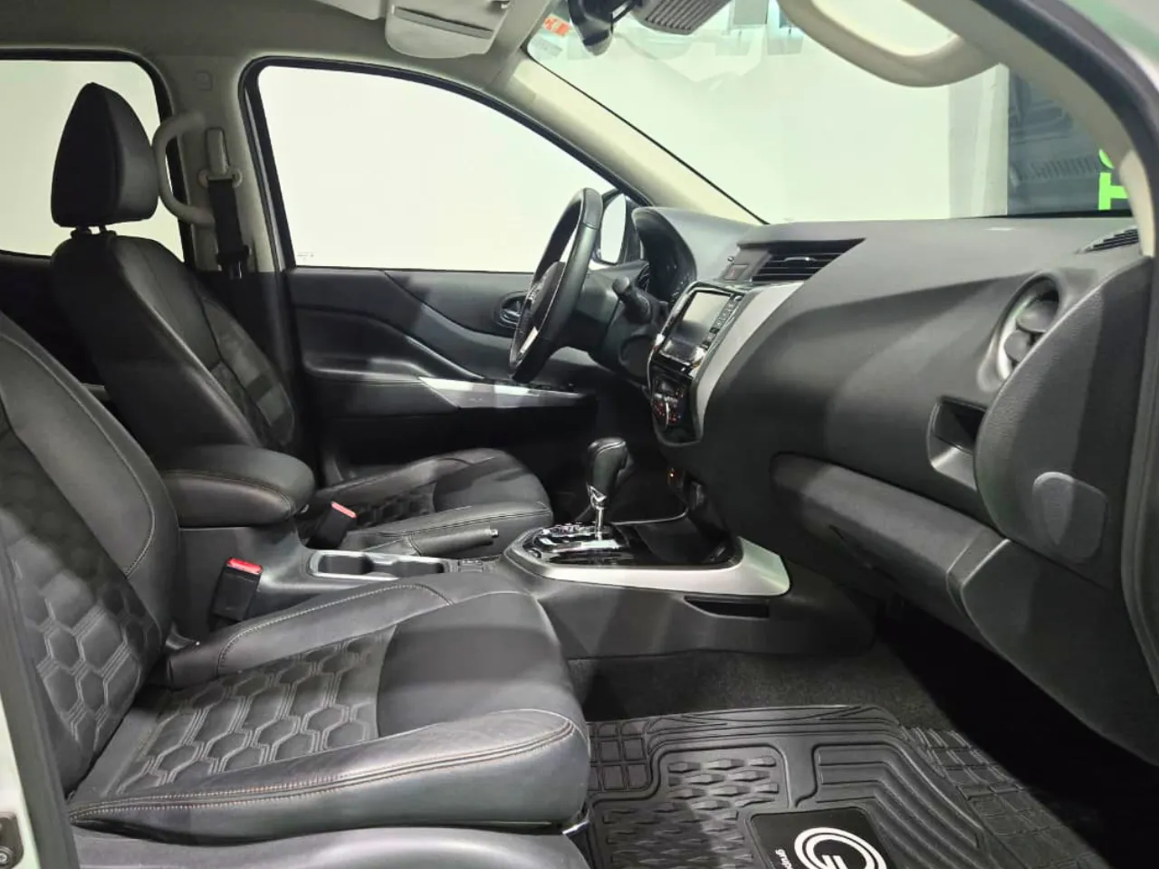 Nissan Frontier Platinum LE 2024