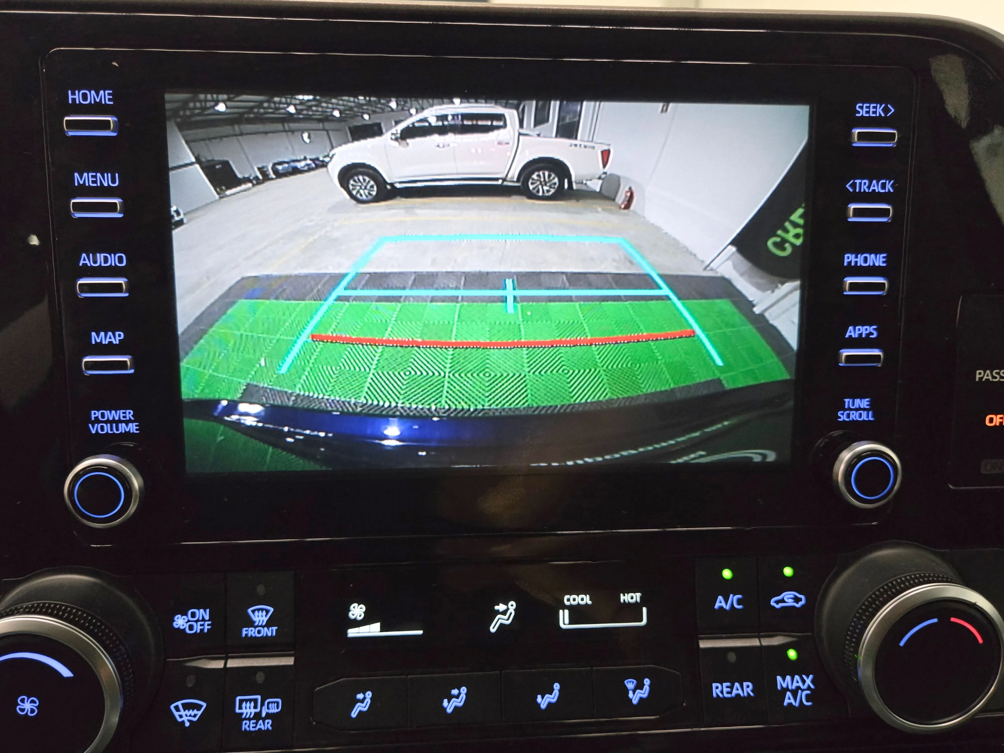 Toyota Highlander LE 2022