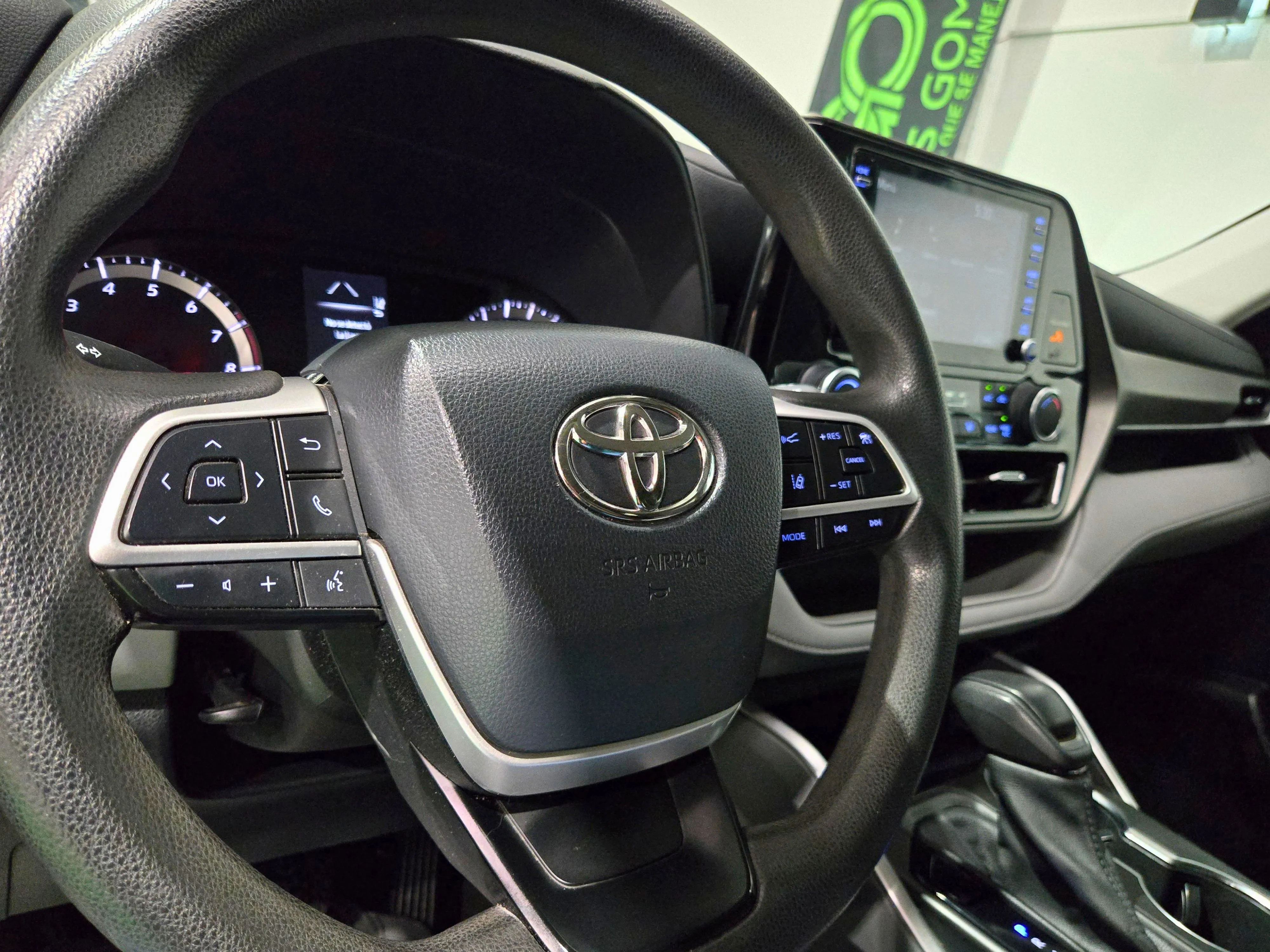 Toyota Highlander LE 2022