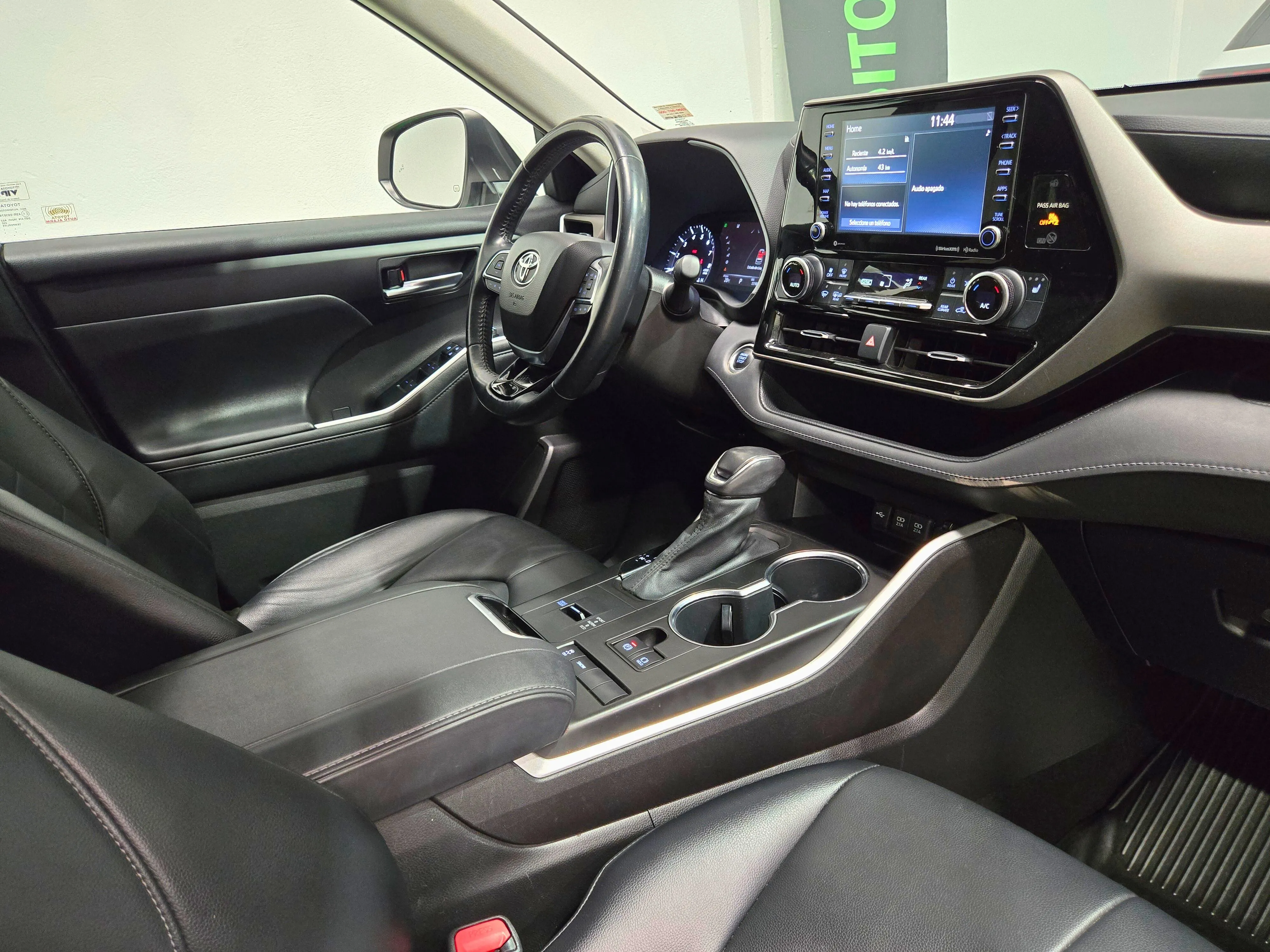Toyota Highlander XLE 2021