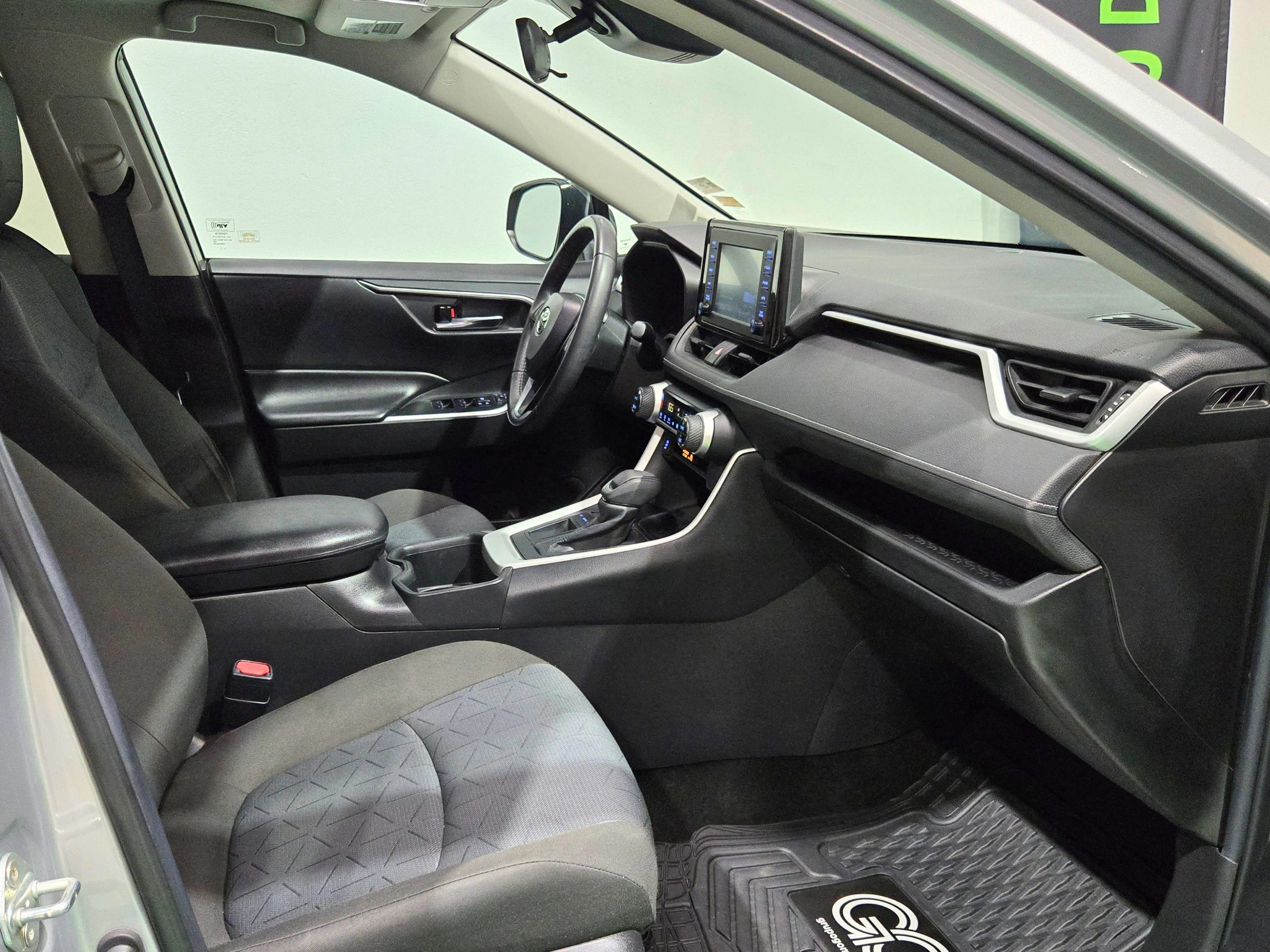 Toyota RAV4 XLE 2022