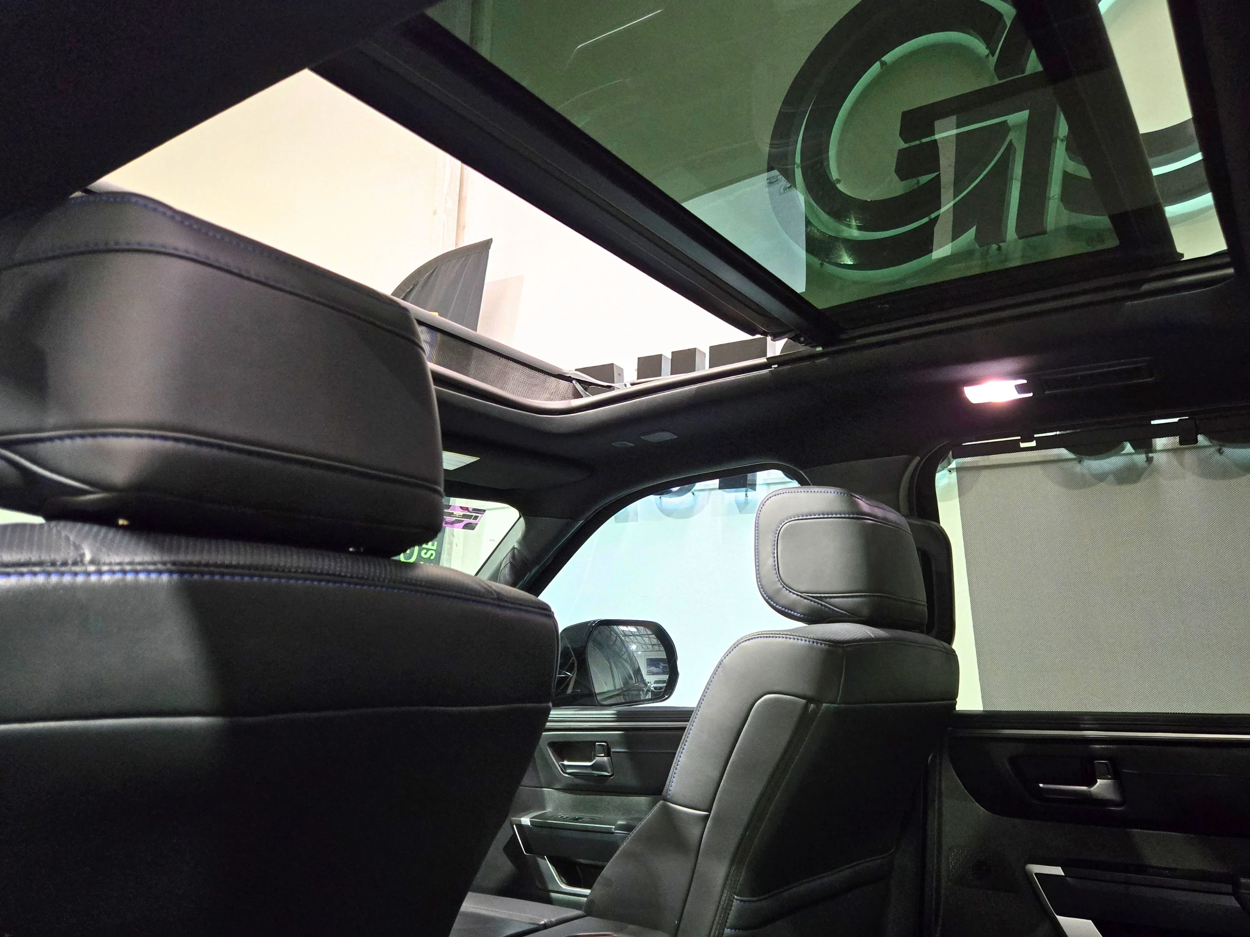 Toyota Sequoia Platinum Híbrida 2024