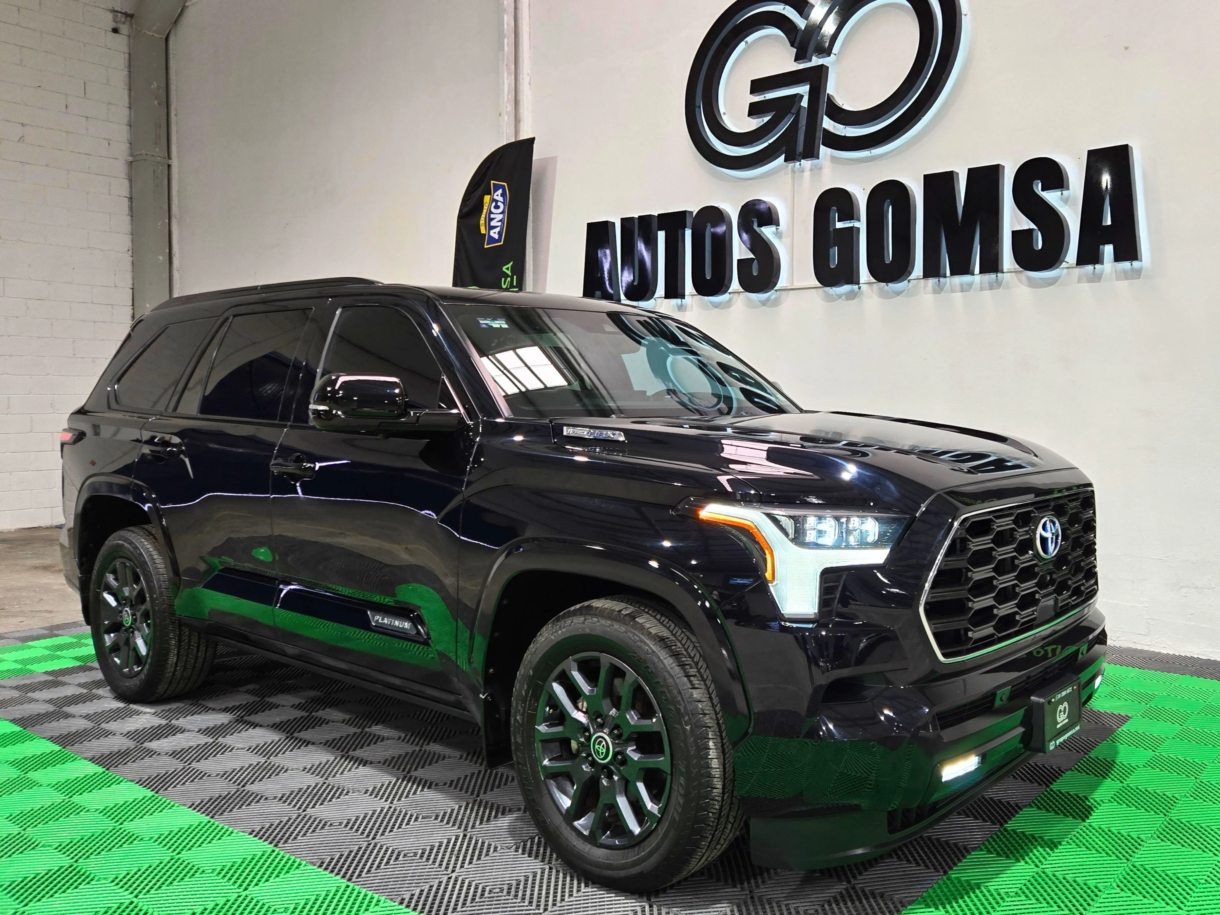 Toyota Sequoia Platinum Híbrida 2024