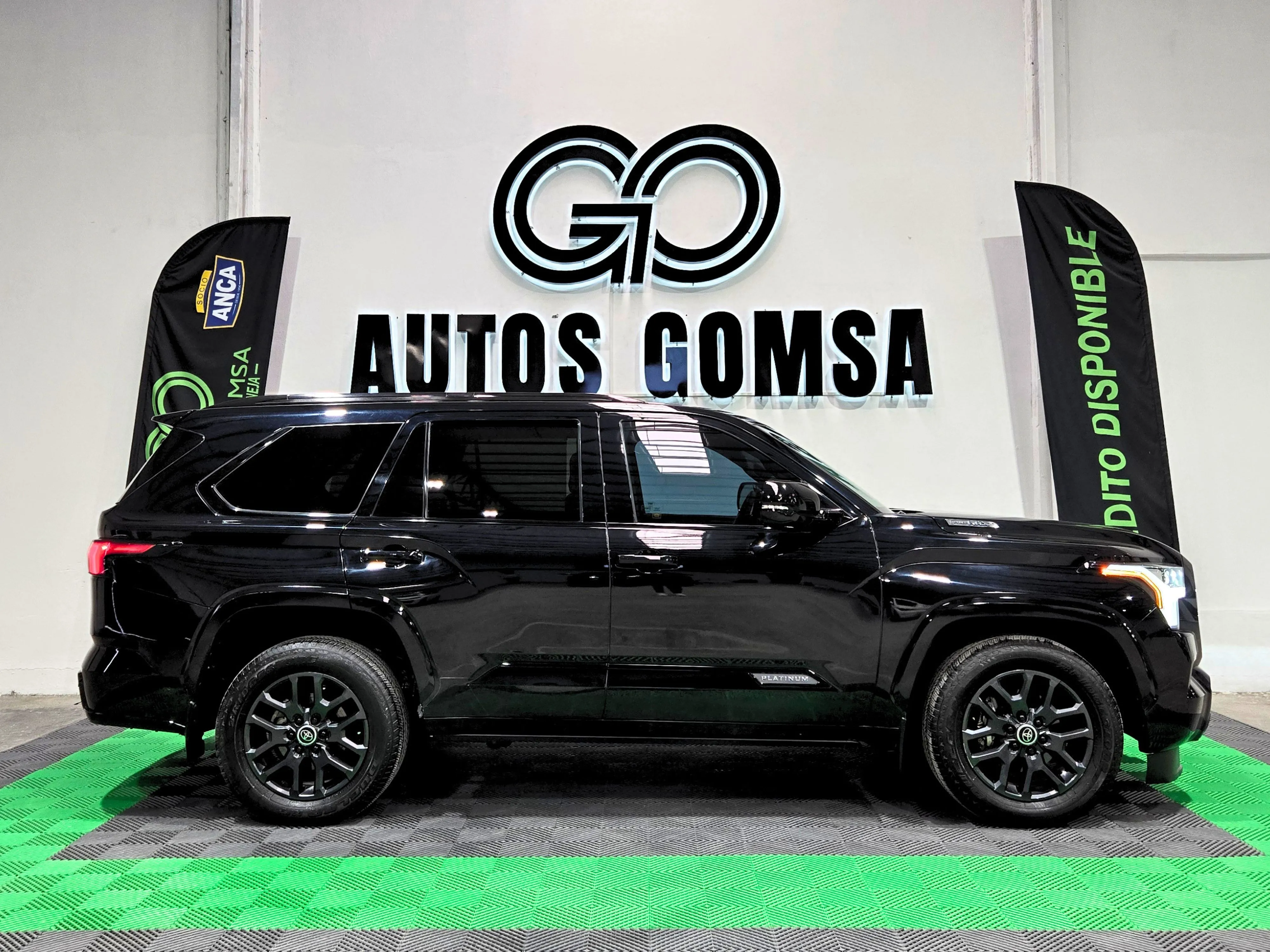 Toyota Sequoia Platinum Híbrida 2024