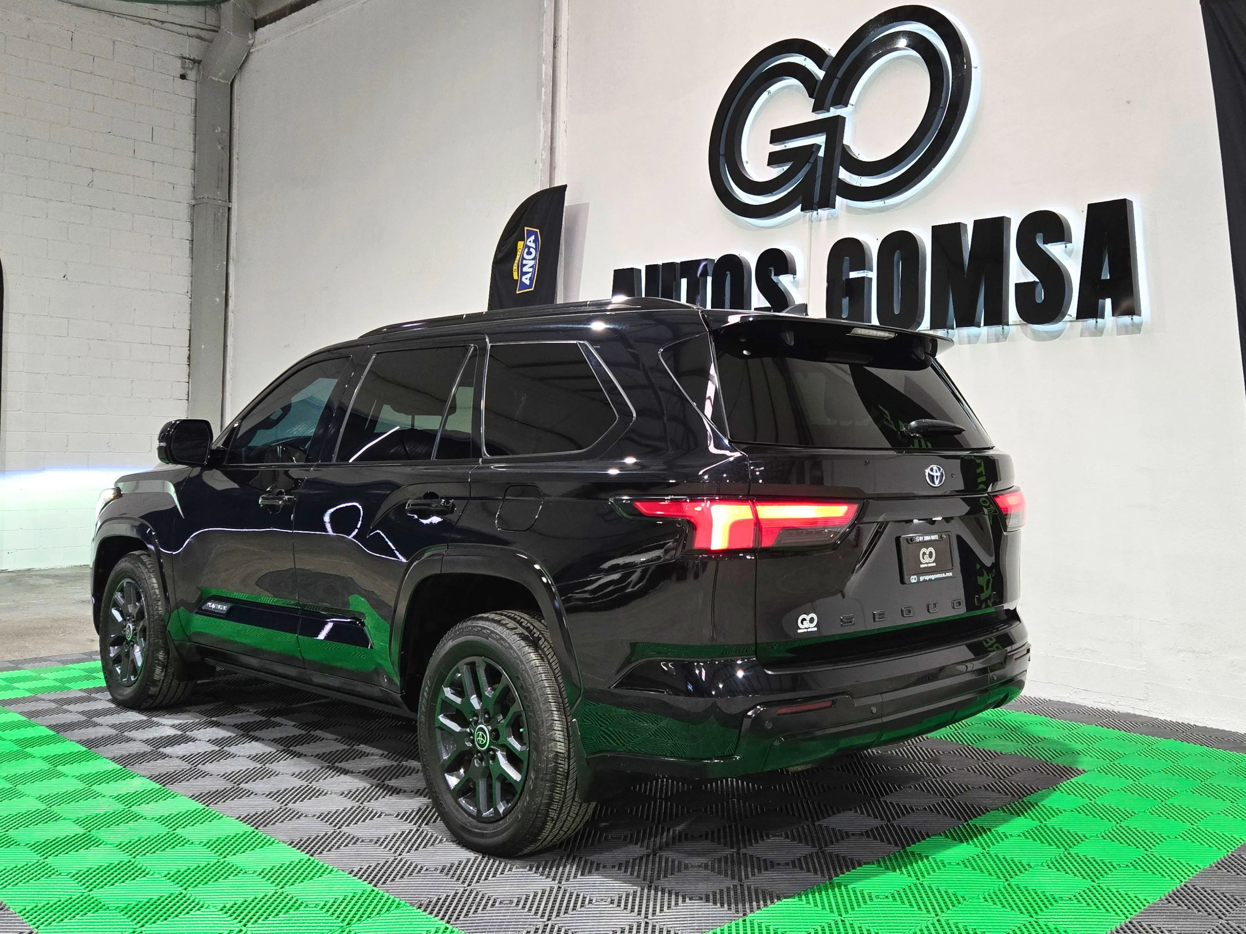 Toyota Sequoia Platinum Híbrida 2024